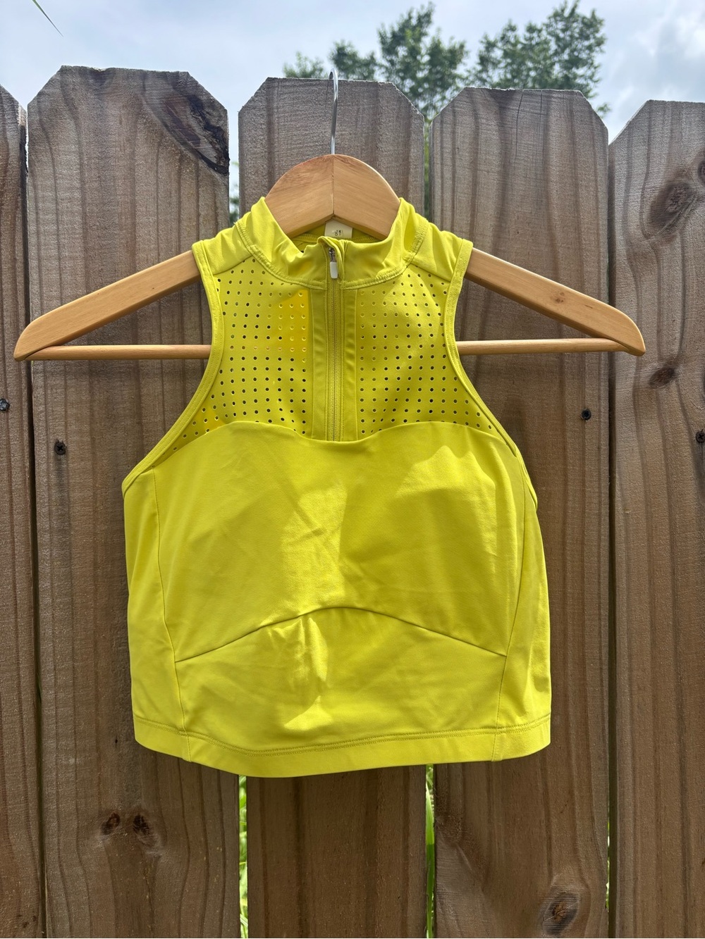 Lululemon Unleash Strength Bra size 6 Medium Support B/C Cup Yellow Serpentine